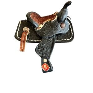 VTG Leather/Suede Tooled Miniature Barrel Racing Saddle Toy Decoration 4.5X5”